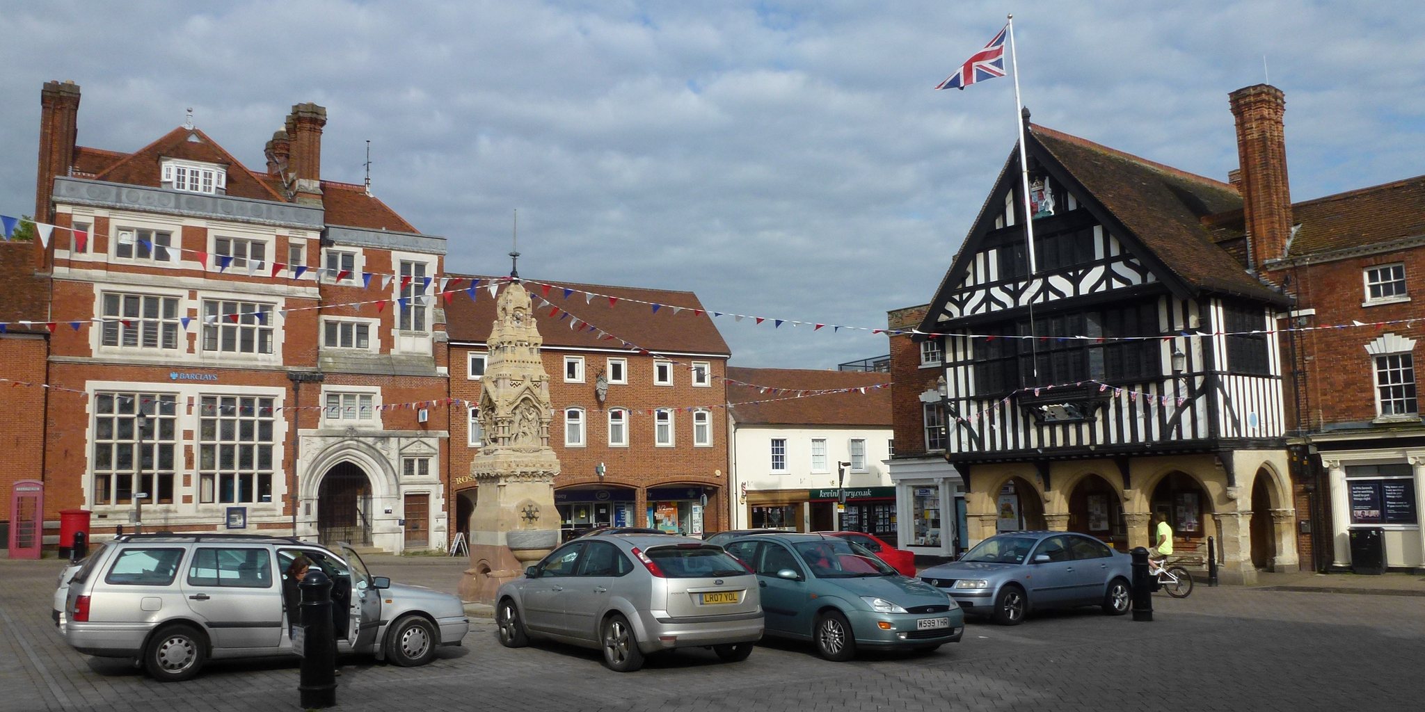 Historic buildings around Saffron Walden Market Square